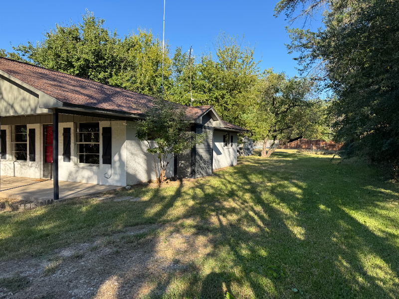 10021 Northview Dr - Photo 2 of 15