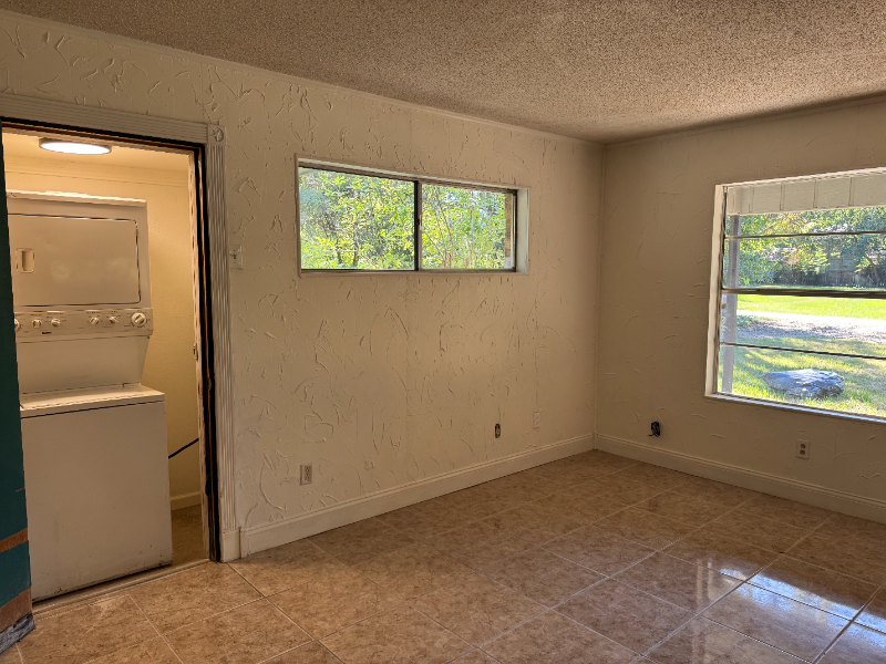 10021 Northview Dr - Photo 5 of 15