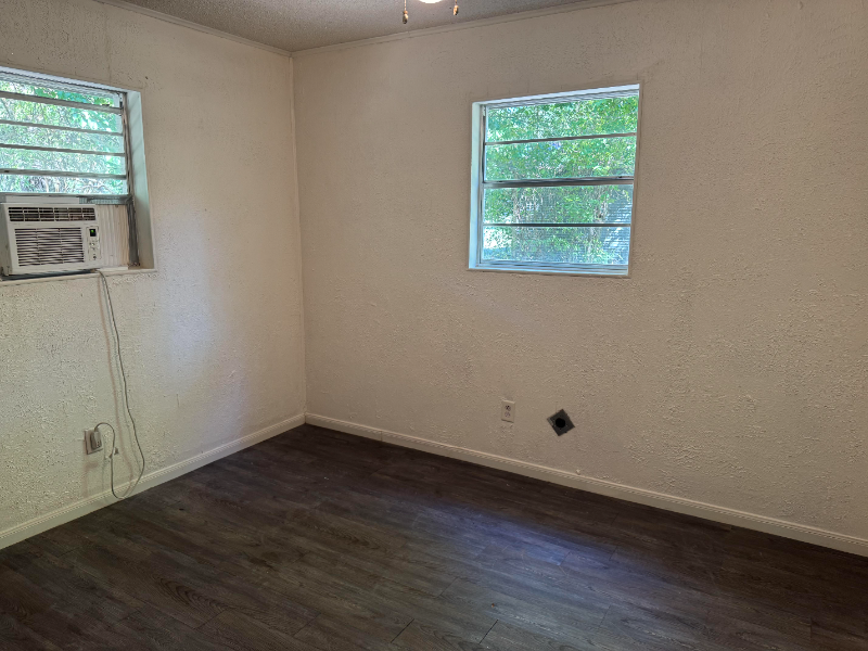 10021 Northview Dr - Photo 7 of 15