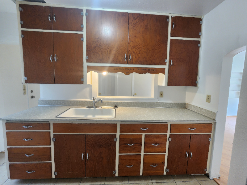 1268 Sycamore St #B - Photo 4 of 6