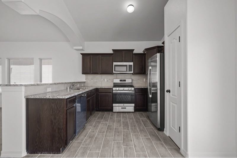 12832 Linstead Avenue - Photo 7 of 20