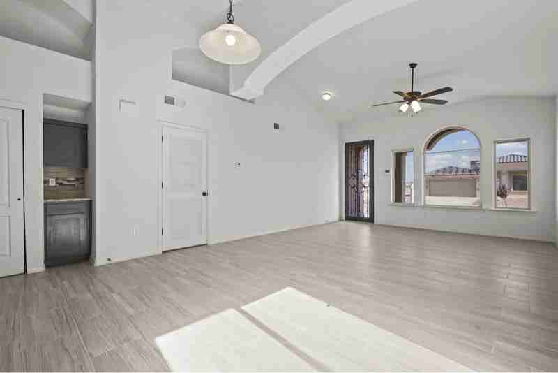 13853 Summer Story Avenue - Photo 4 of 19