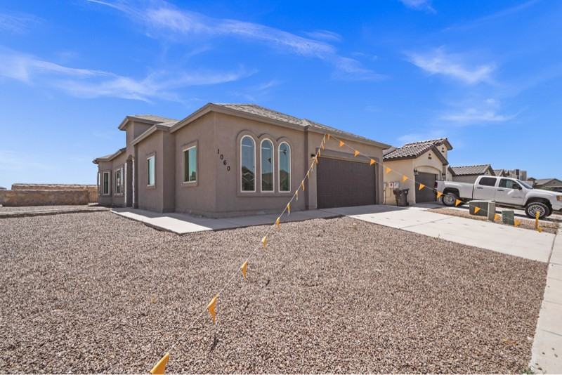 1060 Summer Rain St - Photo 2 of 20