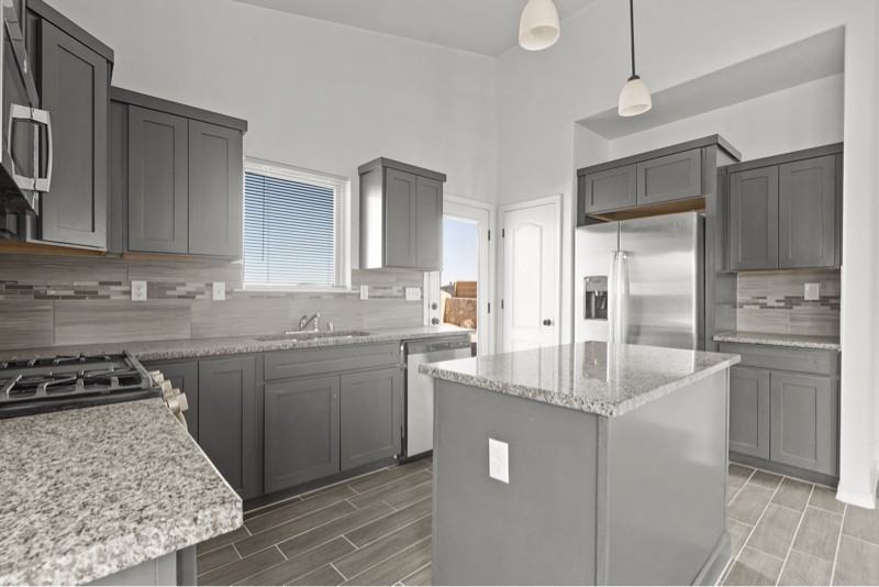 1041 Summer Lake Street - Photo 5 of 22