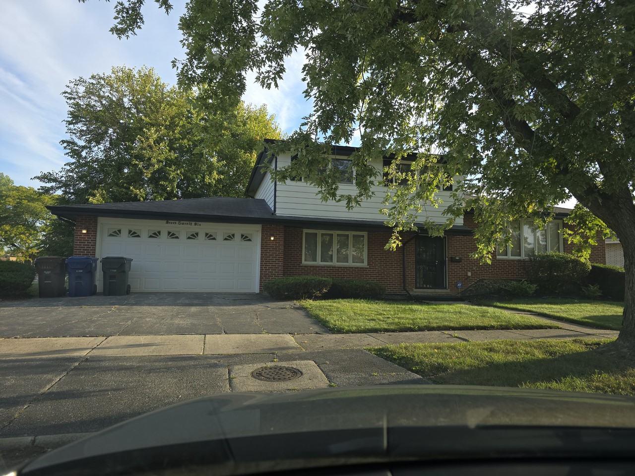 726 E 193rd St #NA - Photo 3 of 15