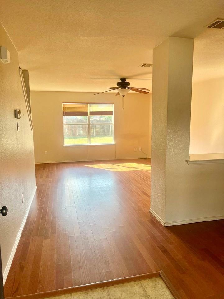 1059 Condor Dr #NA - Photo 4 of 20