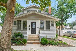 2142 42nd St #A - Photo 1 of 1