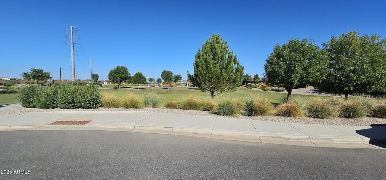 735 W Micanopy Trl - Photo 3 of 50