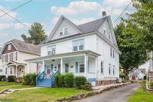 featured image of 144 W Franklin St