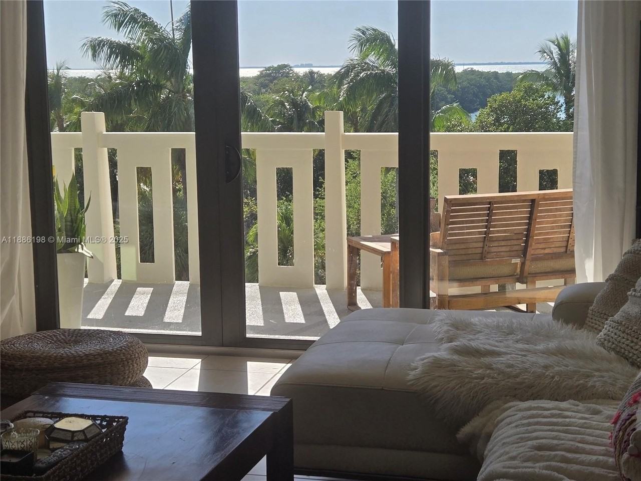 1121 Crandon Blvd #D404