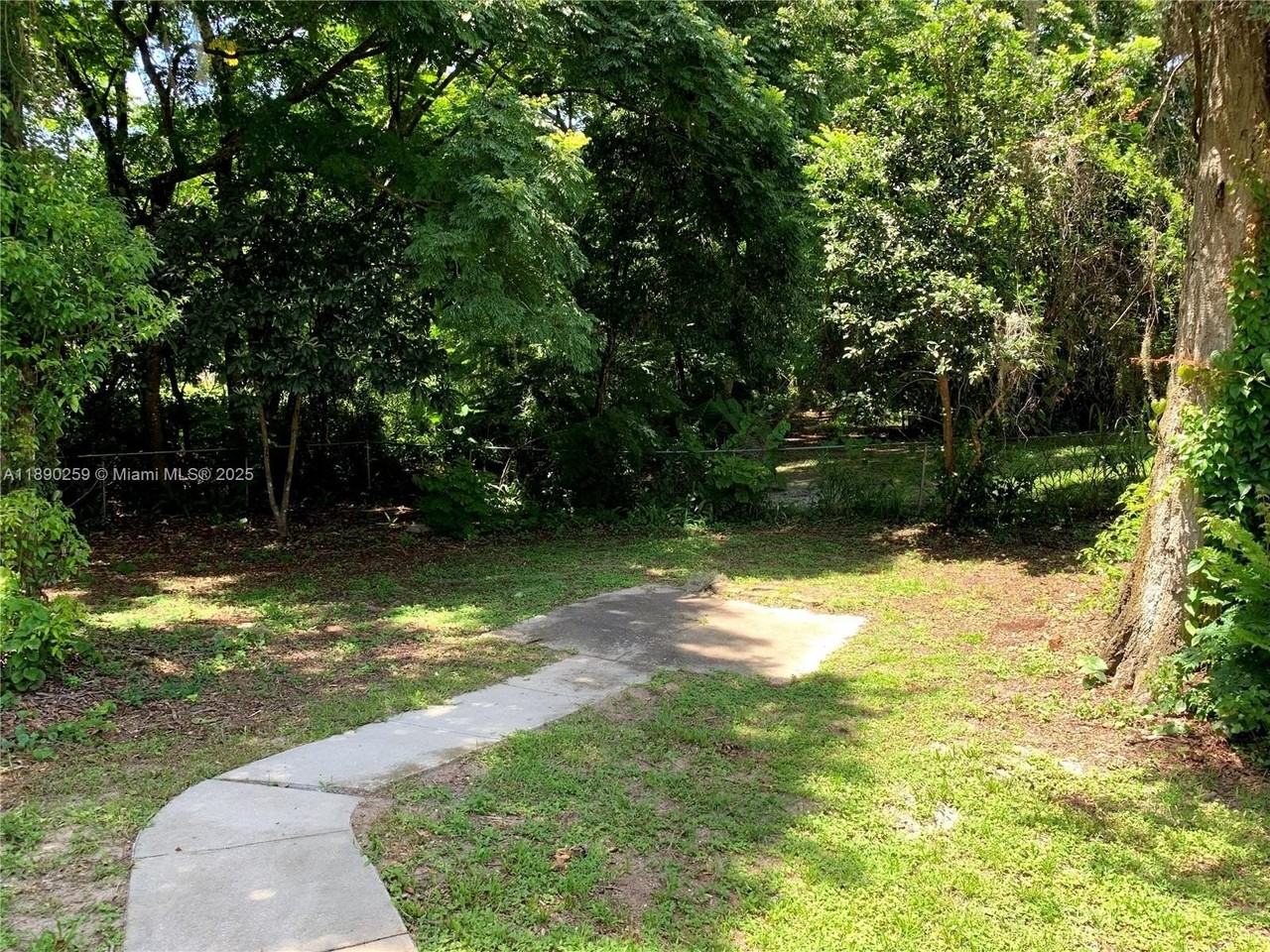 325 E Plymouth Ave #0 - Photo 7 of 39