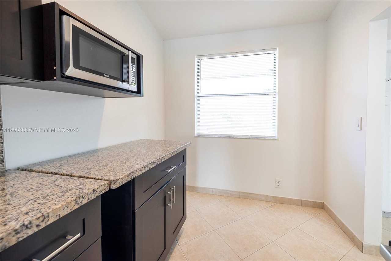 9876 Nob Hill Ct #9876 - Photo 7 of 23