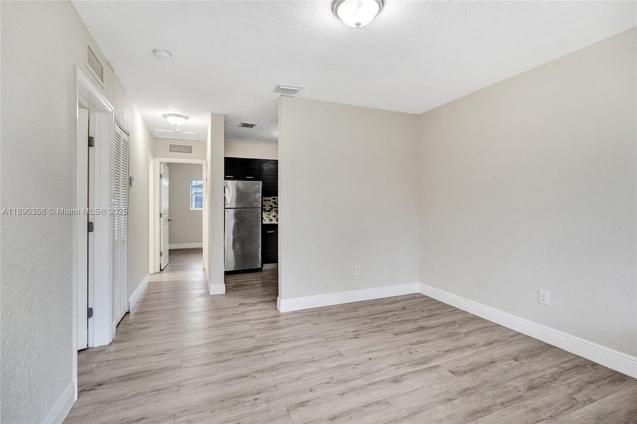 2731 Nw 1st St #3 - Photo 6 of 20