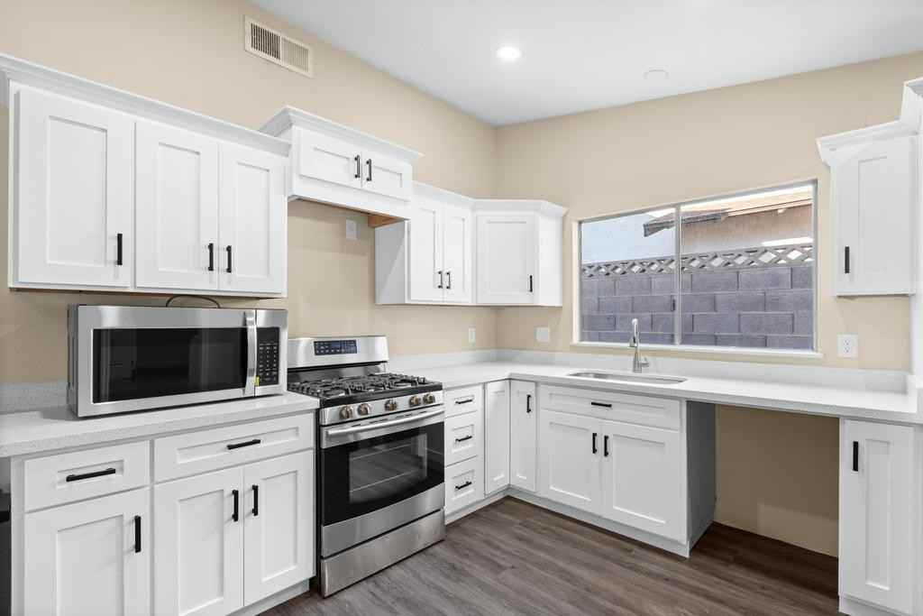 Comb Cir - Photo 2 of 10