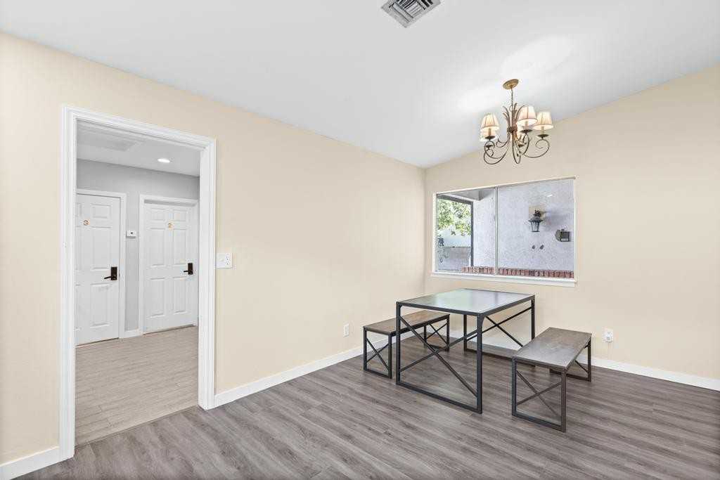 Comb Cir - Photo 4 of 10