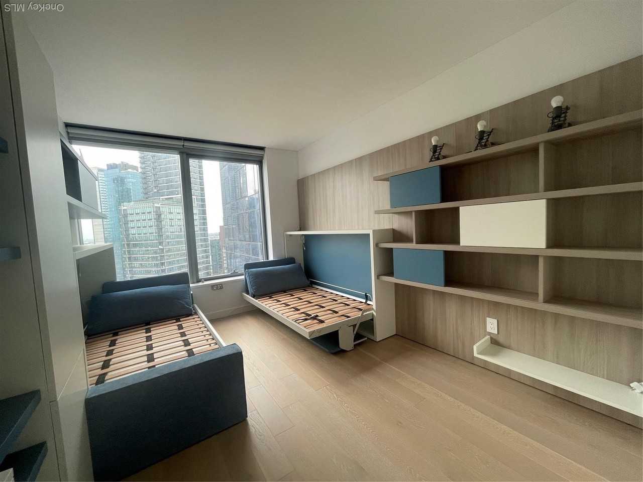 2315 44th Dr - Photo 5 of 7