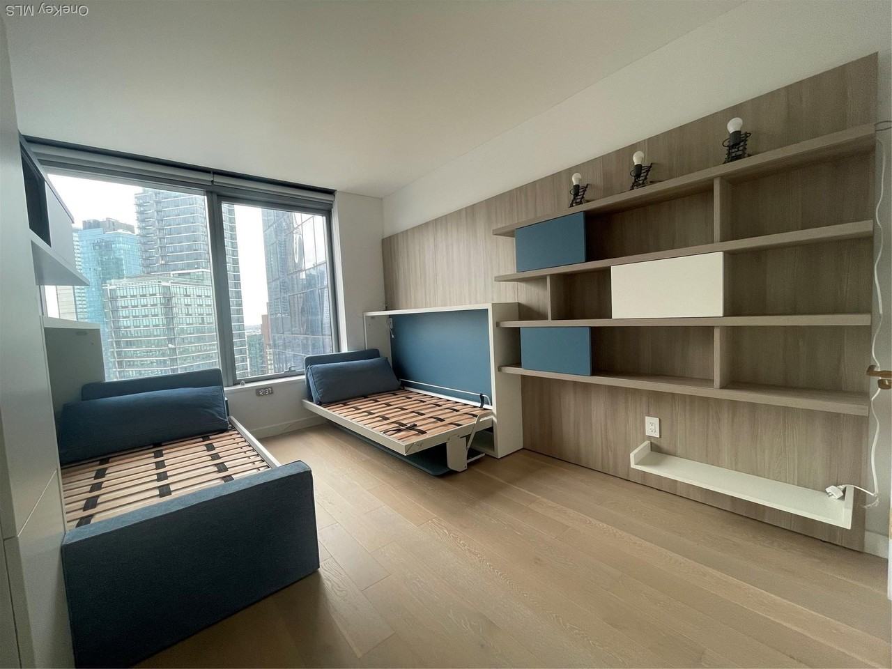 2315 44th Dr - Photo 6 of 7