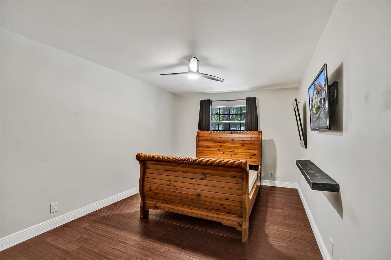 101 E Mcnab Rd - Photo 6 of 36