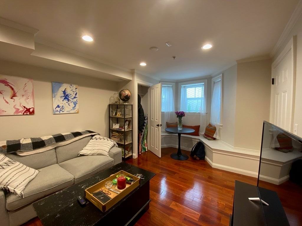 92 Pleasant St - Photo 2 of 11