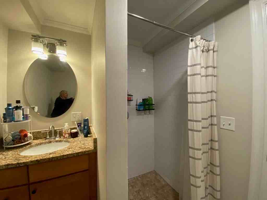 92 Pleasant St - Photo 6 of 11