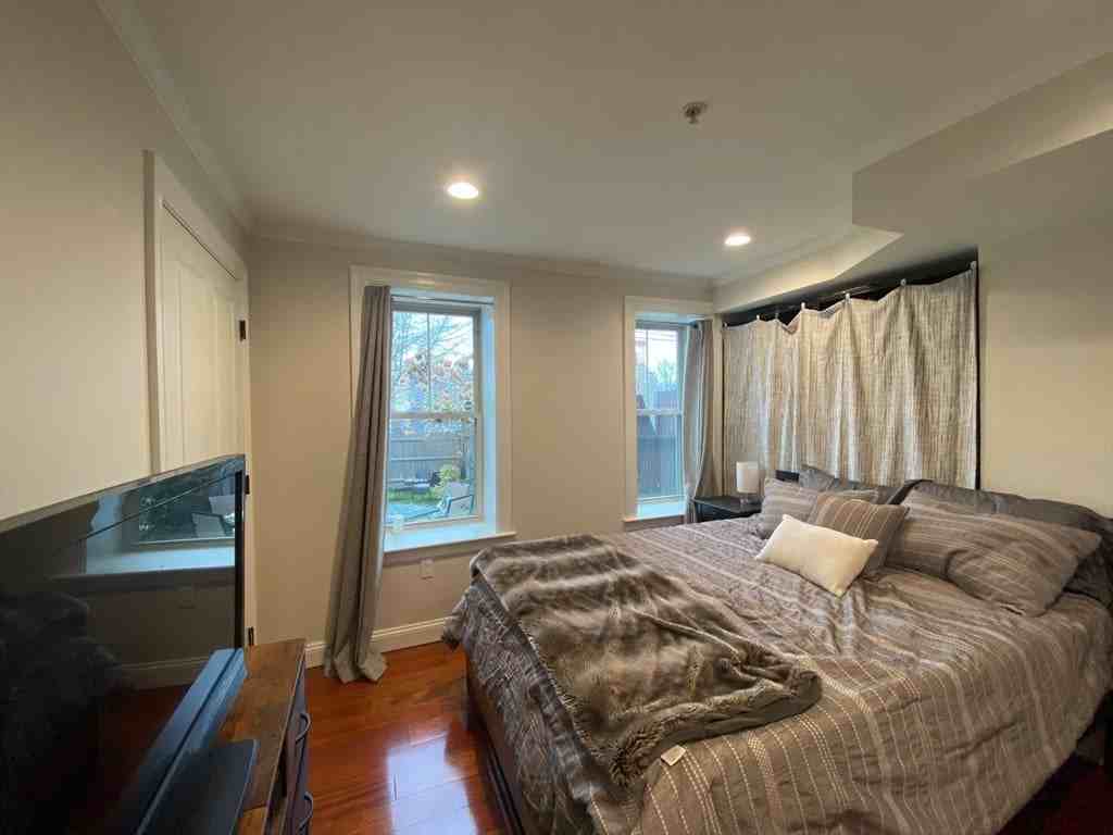 92 Pleasant St - Photo 7 of 11