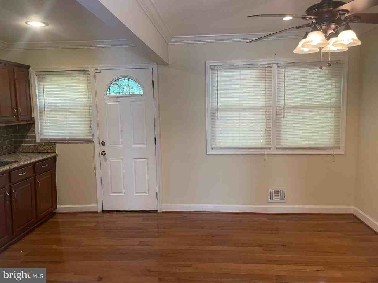 5102 Glassmanor Dr - Photo 6 of 36