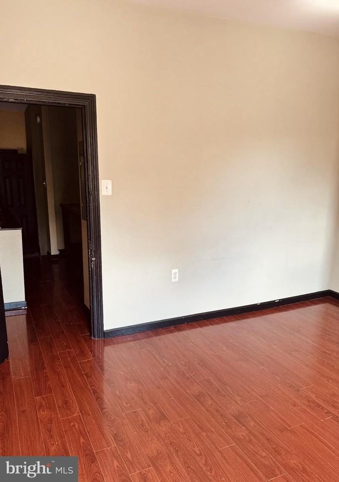 1913 Page Street #1 - Photo 4 of 7