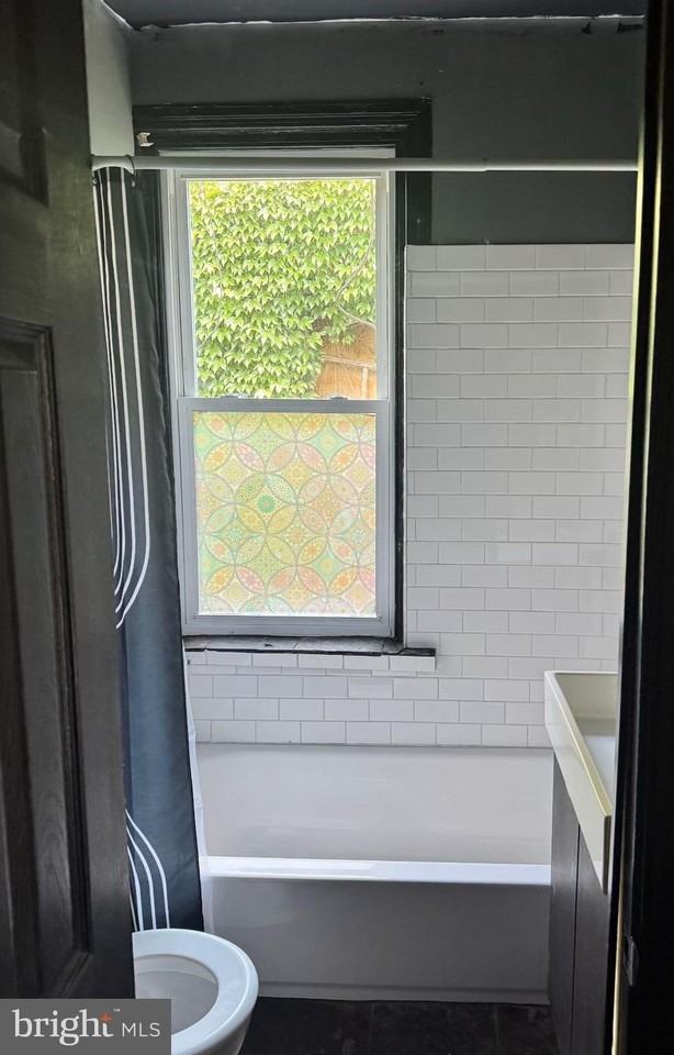 1913 Page Street #1 - Photo 6 of 7