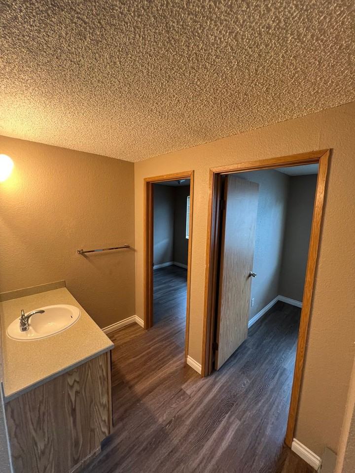 Westwood Apartments - Photo 5 of 8