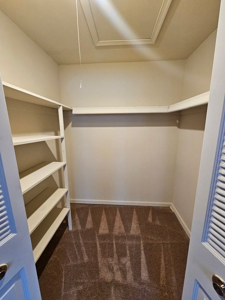 HOLLY GARDEN APARTMENTS - Photo 6 of 10