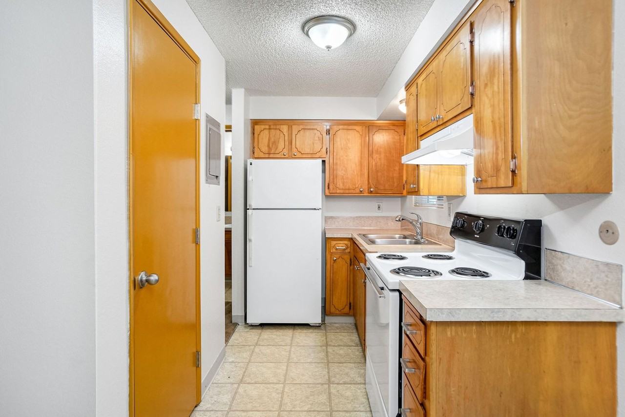 299-5th Street - Photo 3 of 20