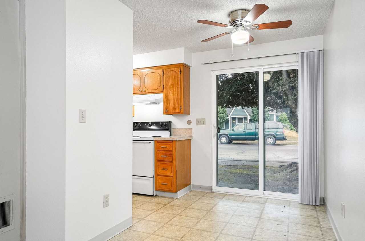 299-5th Street - Photo 7 of 20