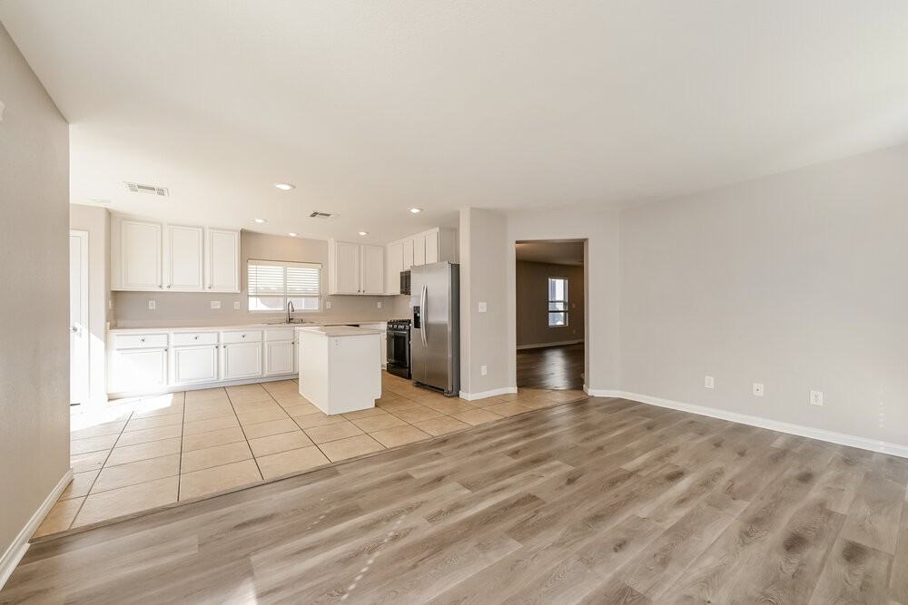 6171 Blue Rapids Ct - Photo 4 of 17