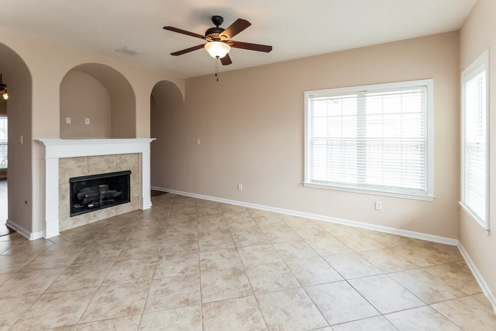 5774 Bedford Loop E - Photo 2 of 15