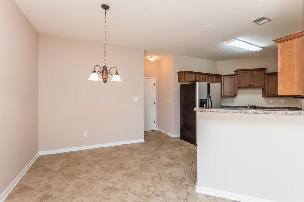 5774 Bedford Loop E - Photo 4 of 15