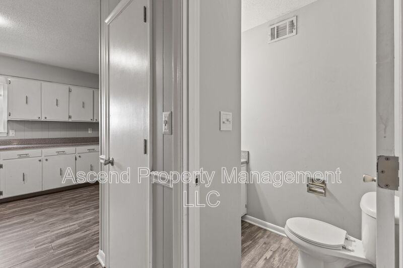 1803 Bailey Ave #B - Photo 4 of 13