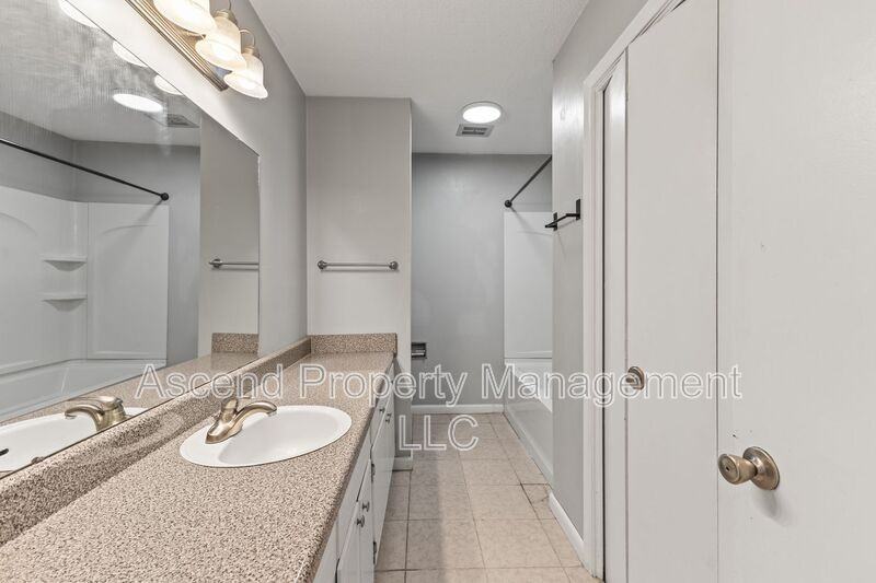 1803 Bailey Ave #B - Photo 5 of 13