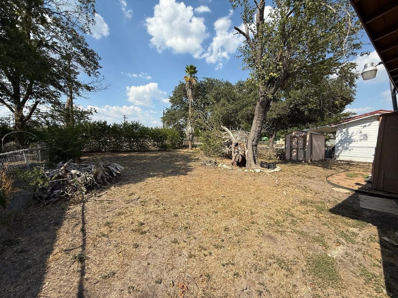 3003 Venus St - Photo 5 of 30