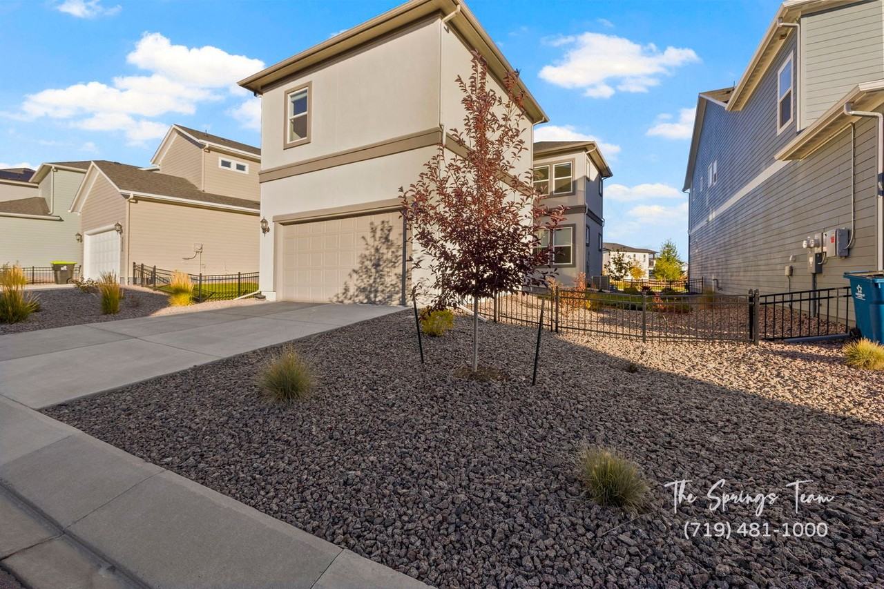 9026 Wolf Valley Dr - Photo 2 of 50