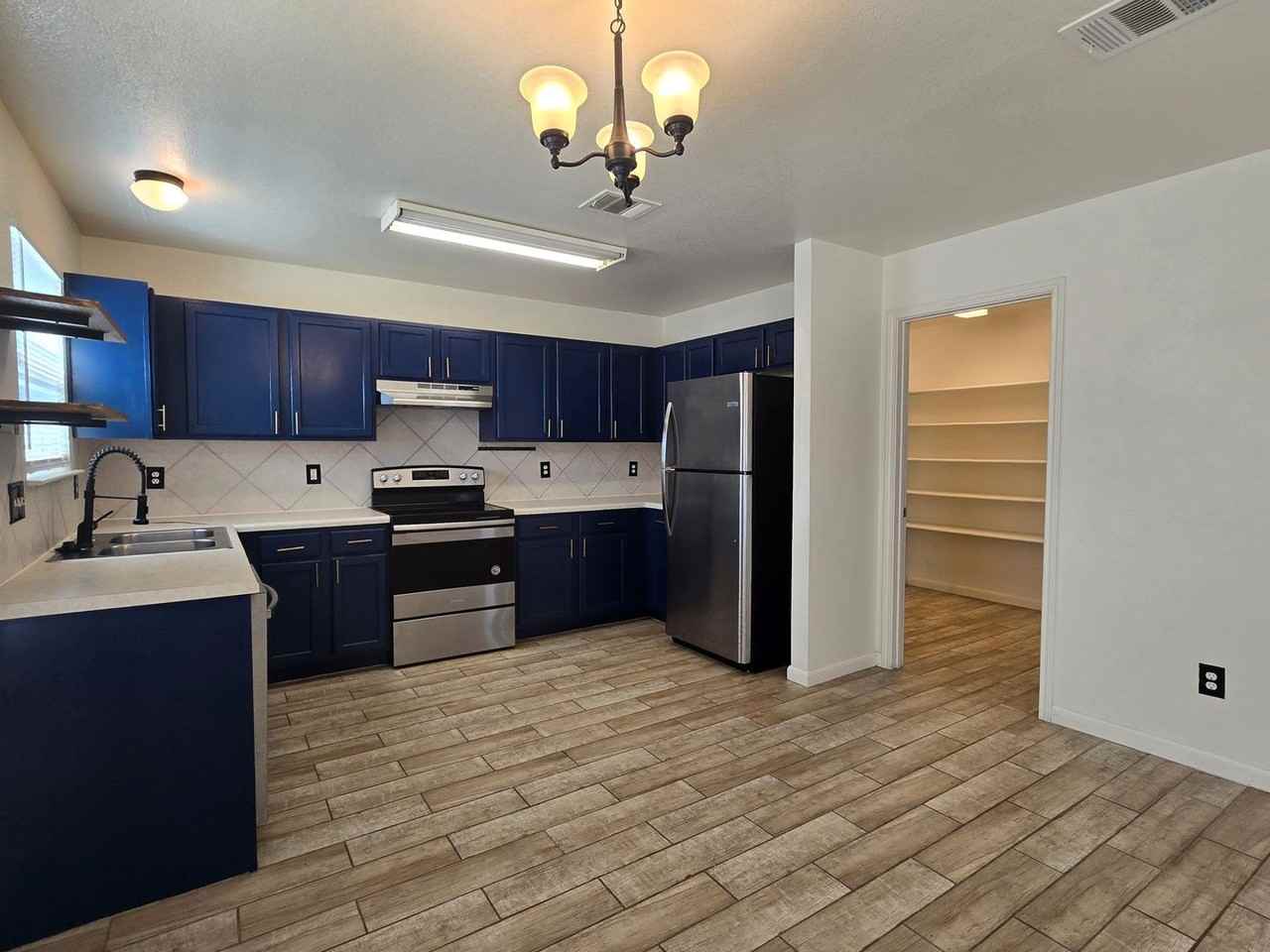 5300 Donegal Bay Court - Photo 5 of 30