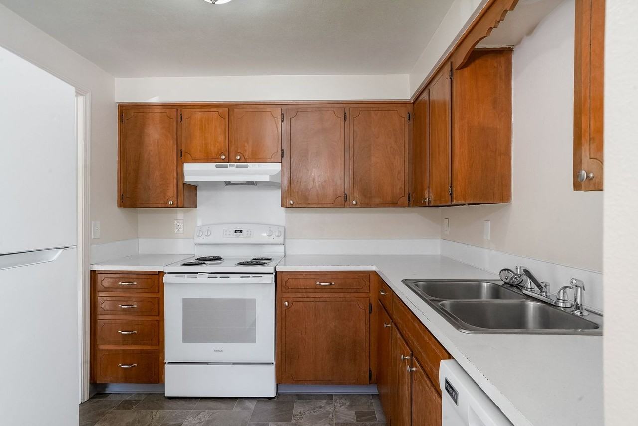 232a-Martha Washington Apartments - Photo 3 of 43