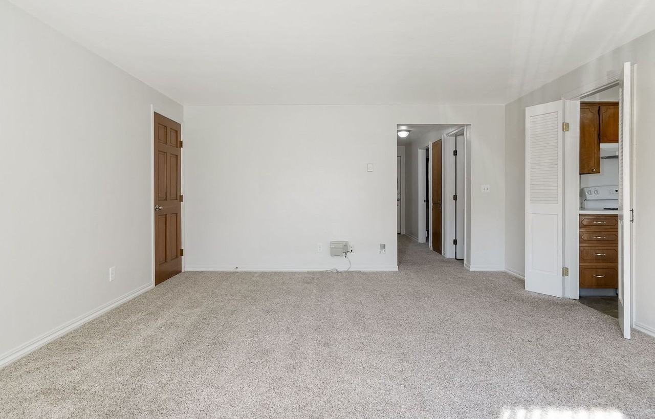 232a-Martha Washington Apartments - Photo 4 of 43