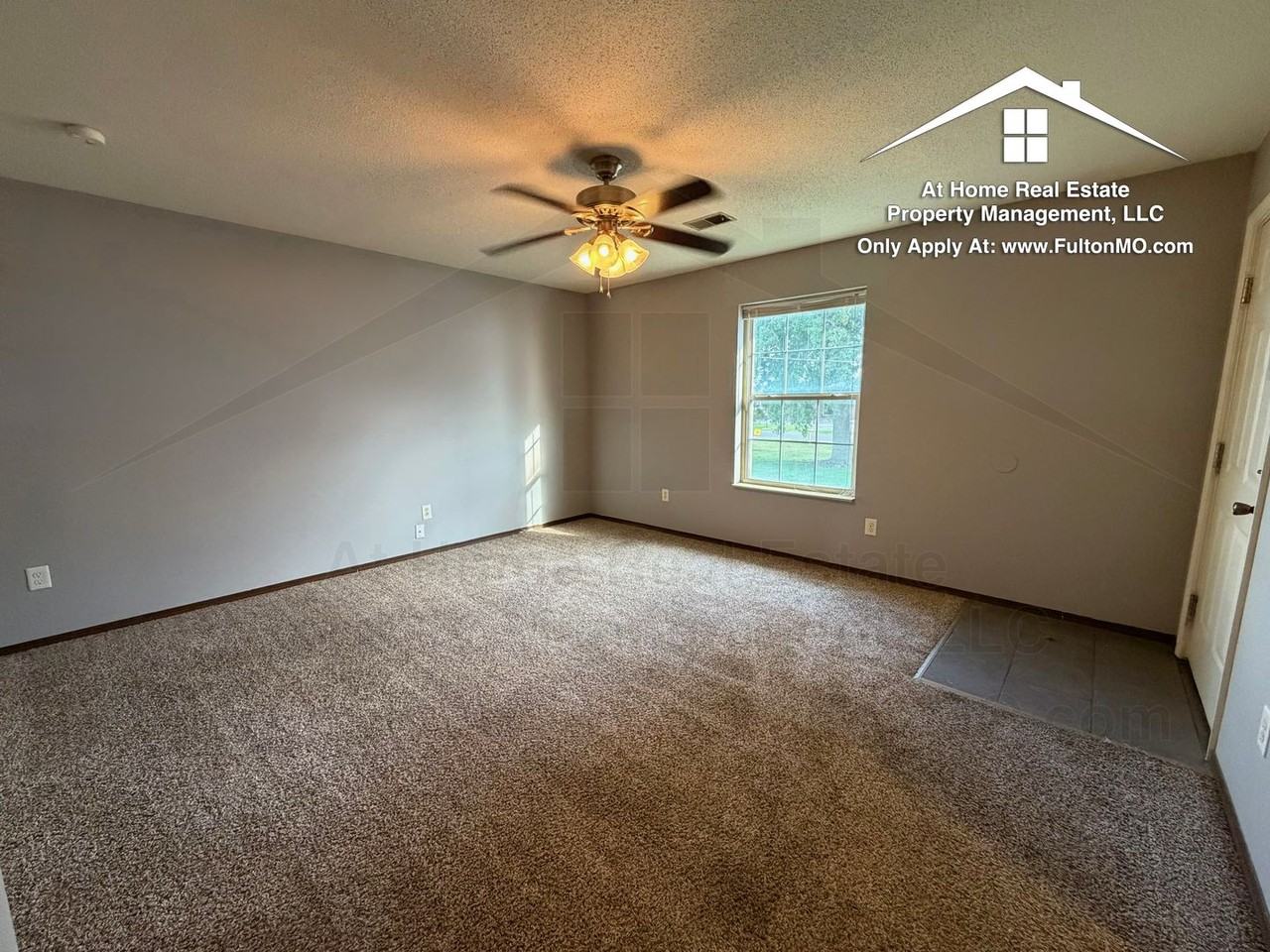 541 Collier Lane - Photo 2 of 21