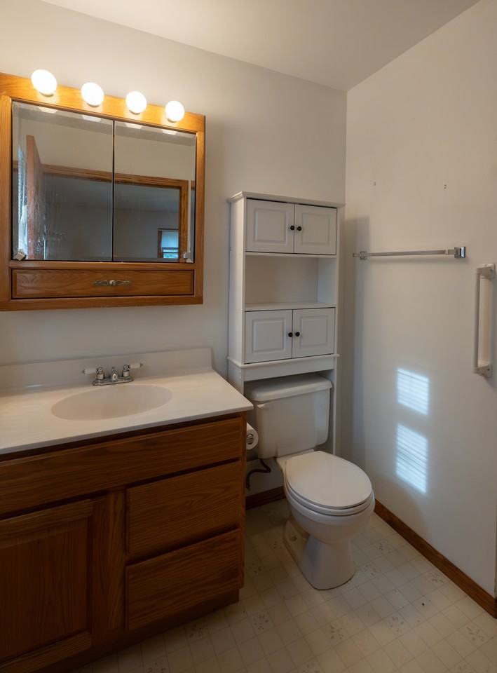 4005 Winnemac Avenue - Photo 3 of 10