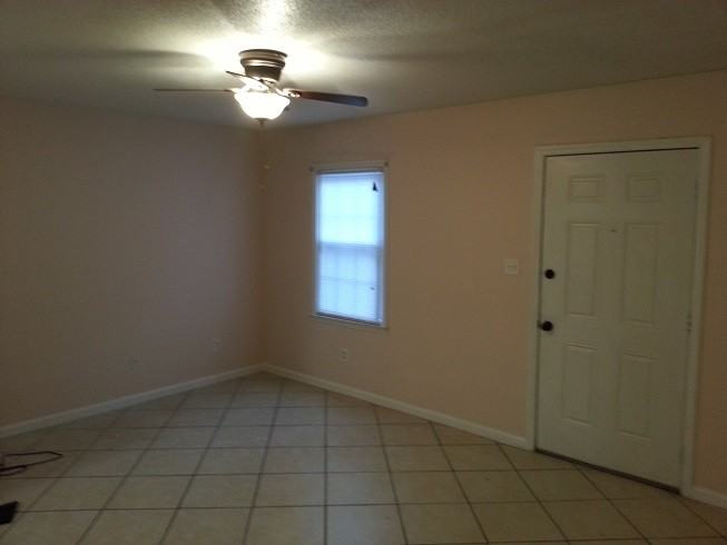 *2821 Club Plaza - Photo 2 of 9