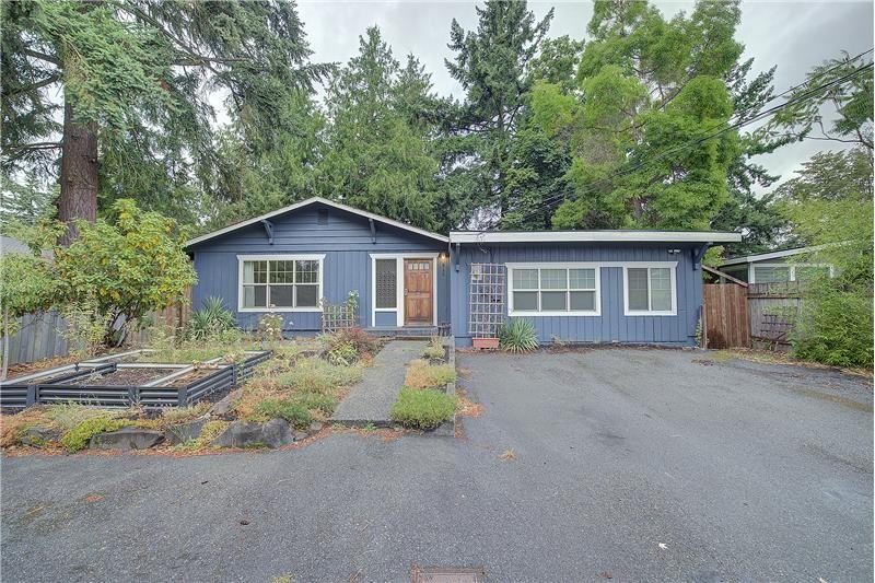 816 Ne 120th St - Photo 2 of 24