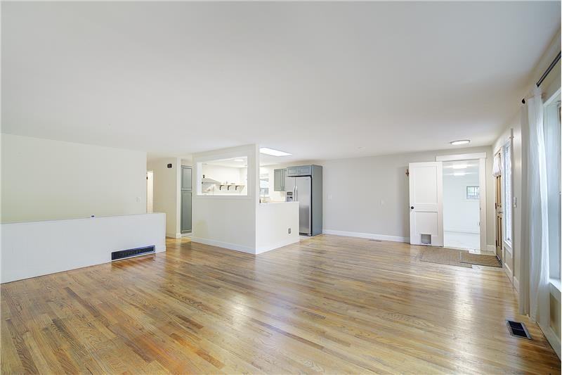 816 Ne 120th St - Photo 6 of 24