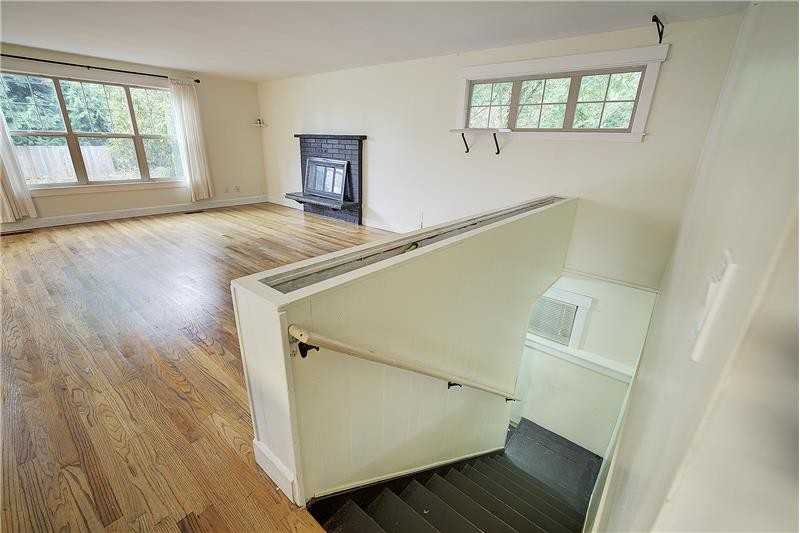 816 Ne 120th St - Photo 7 of 24