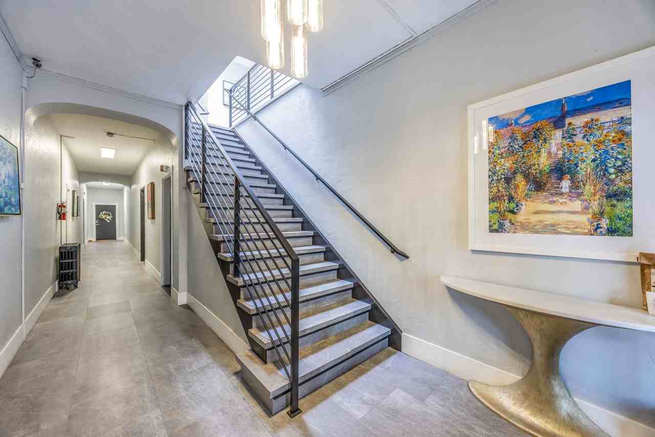 Lake Street Apartments | Downtown Kirkland | Renovated Units Just Steps from Marina Park - Photo 4 of 7