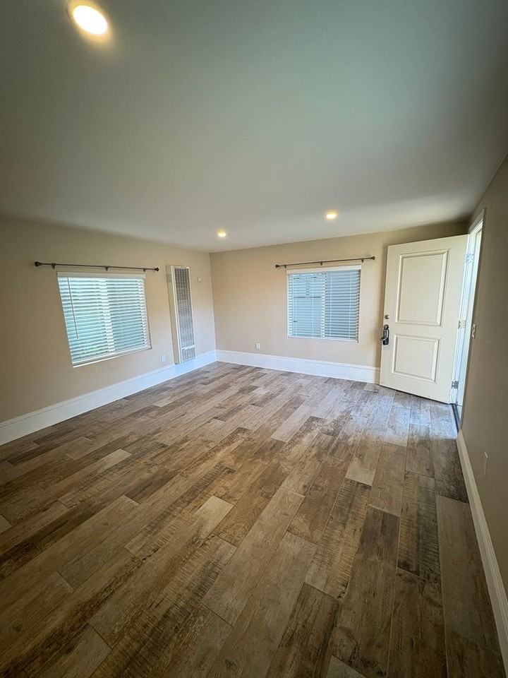 154 E Ramona St - Photo 3 of 9